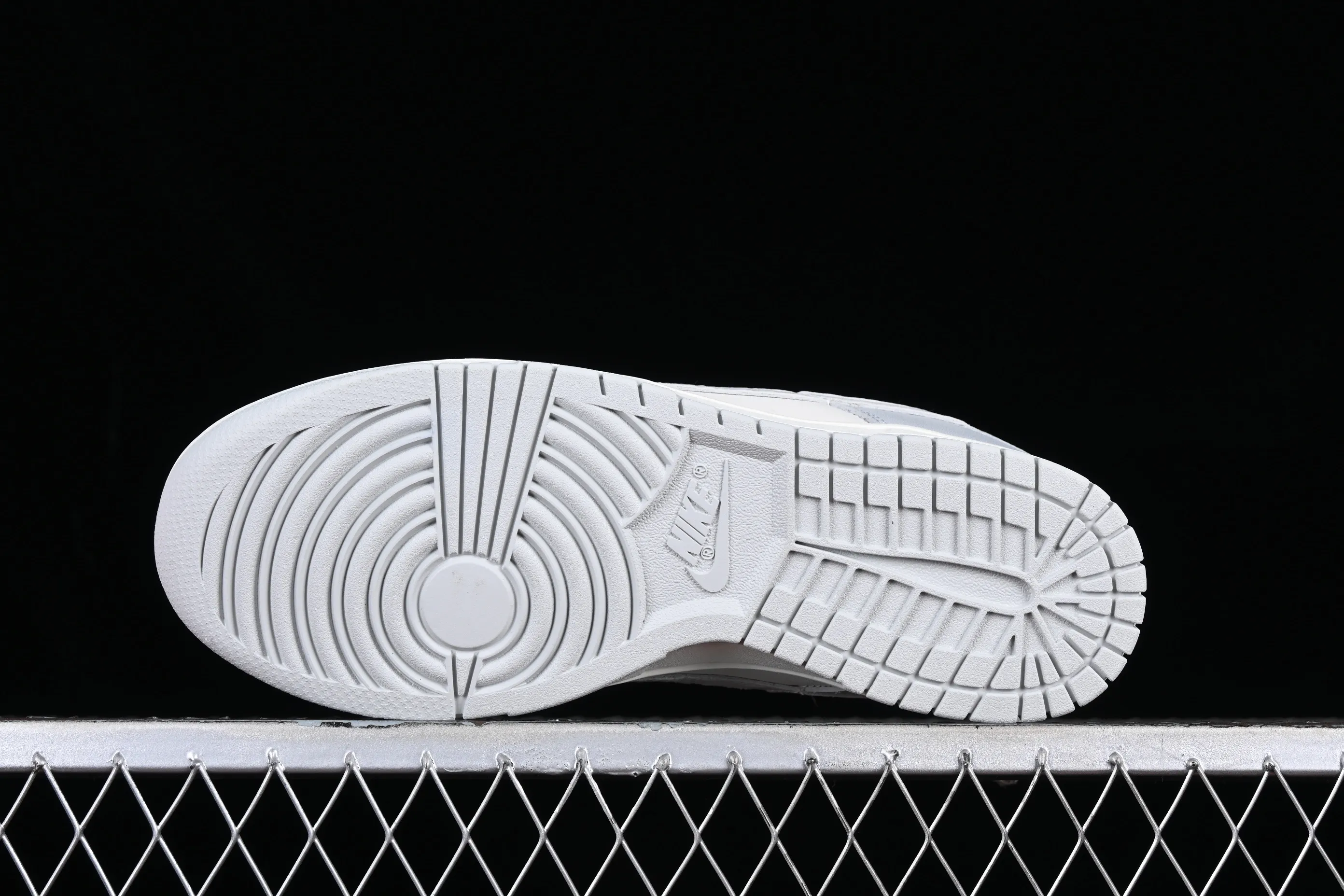 All categories Nk SB Dunk series Nk SB Dunk Low low-top sneakers Nk Dunk Low "Needlework" embossed gray SB low-top sports and leisure sneakers FJ4553-133